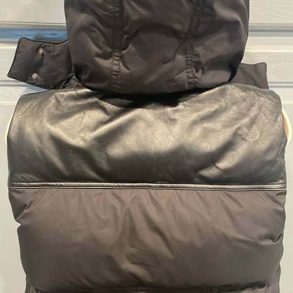 Gucci Equestrian puffer vest with detachable hood - Picture 5 of 12